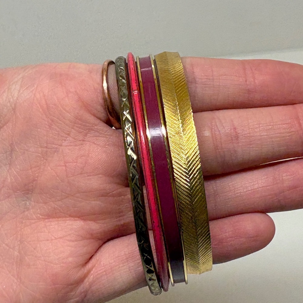 Vintage Bangle Bracelet Set 4pc Gold Pink Burgundy Enamel Etched Stackable